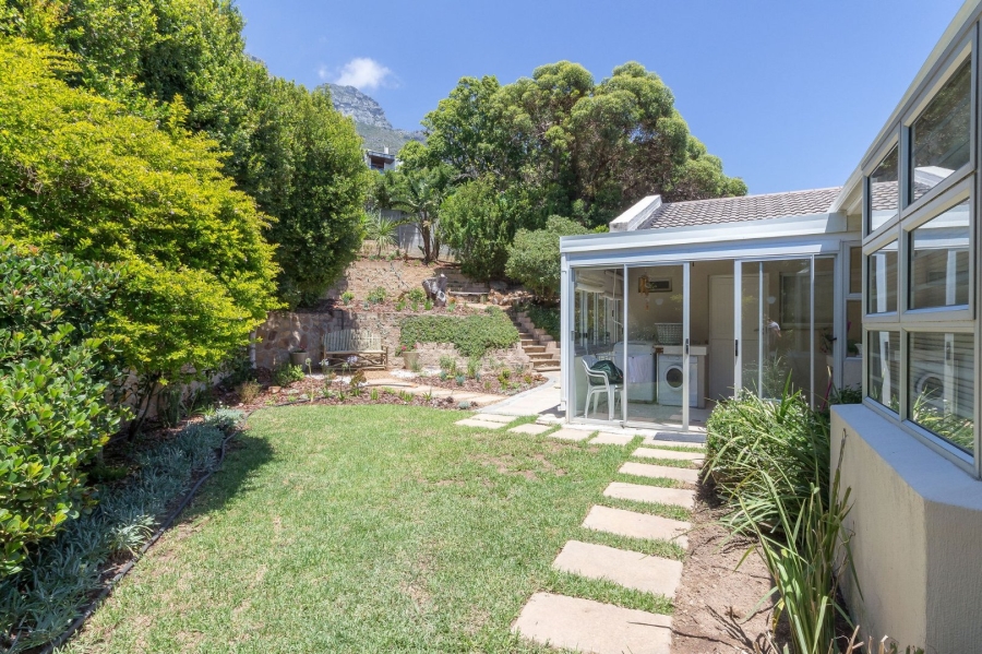 To Let 4 Bedroom Property for Rent in Camps Bay Western Cape